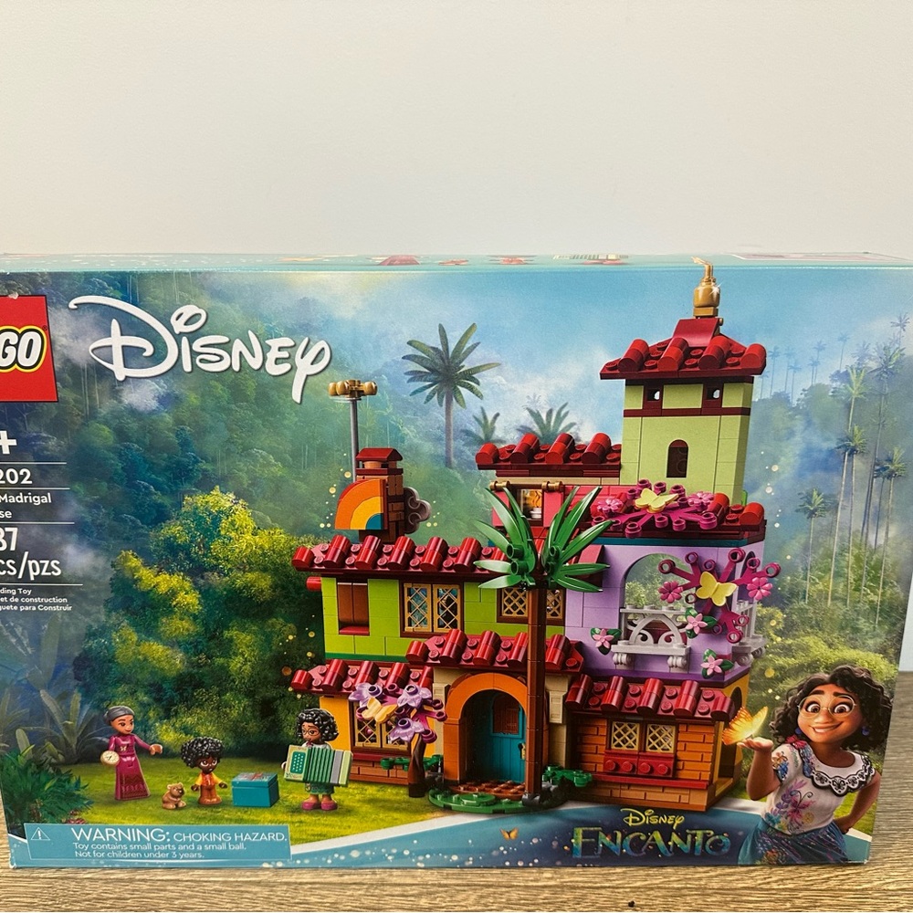 LEGO Disney Encanto The Madrigal House  Set 43202
